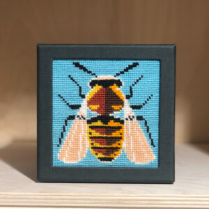 Bee Little Boxes broderikit Emily Peacock