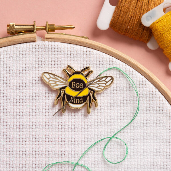 bumblebee-needle-minder-nålemagnet